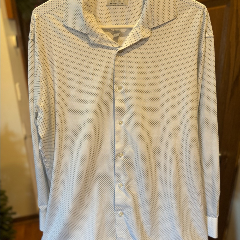 Perry Ellis White and Blue Patterned Shirt